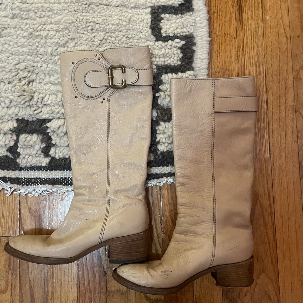 super cute Chloe boots. love them but i’m changing up my wardrobe